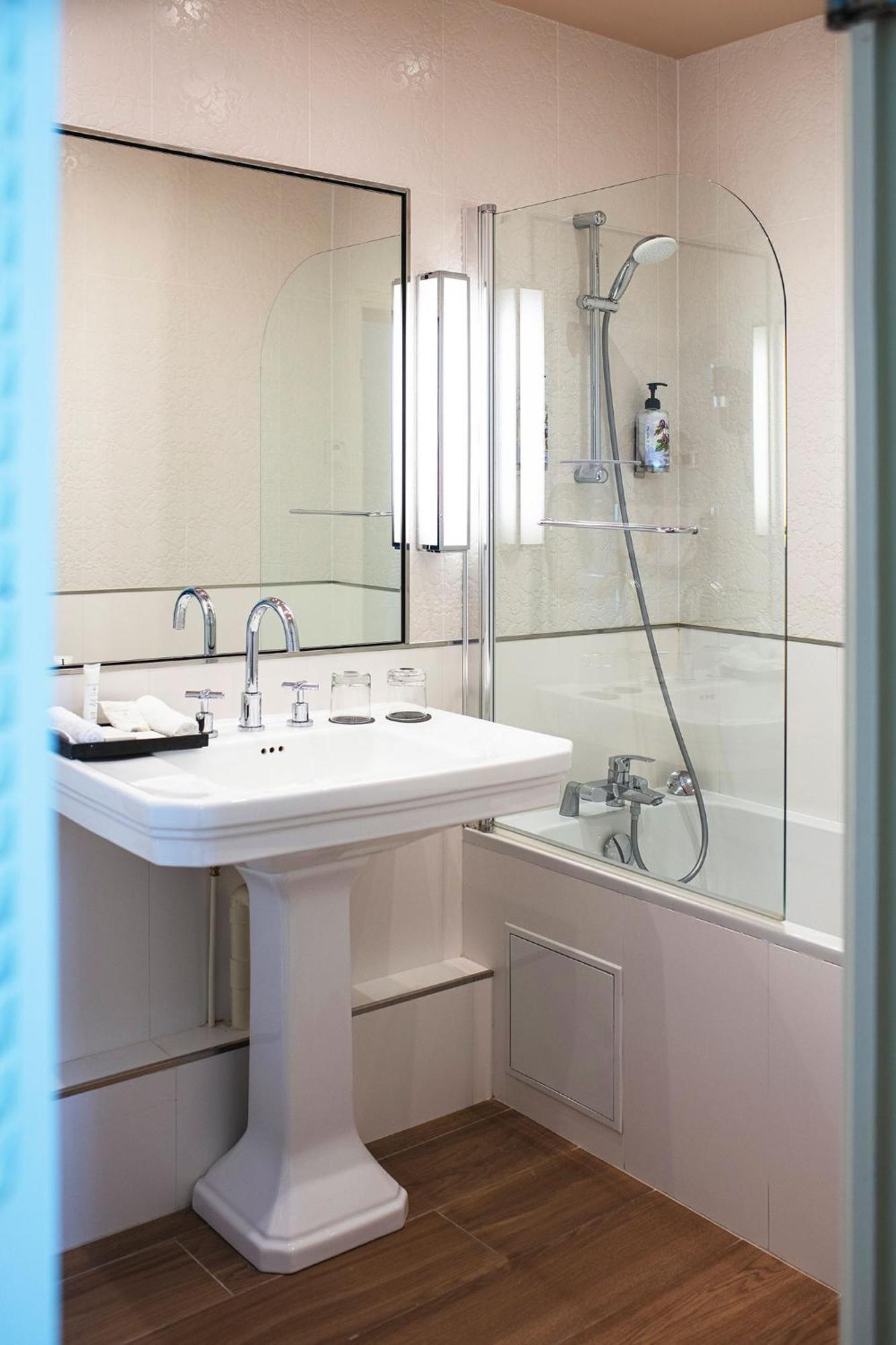 Hotel & Le Grand Monarque, Bw Premier Collection Chartres