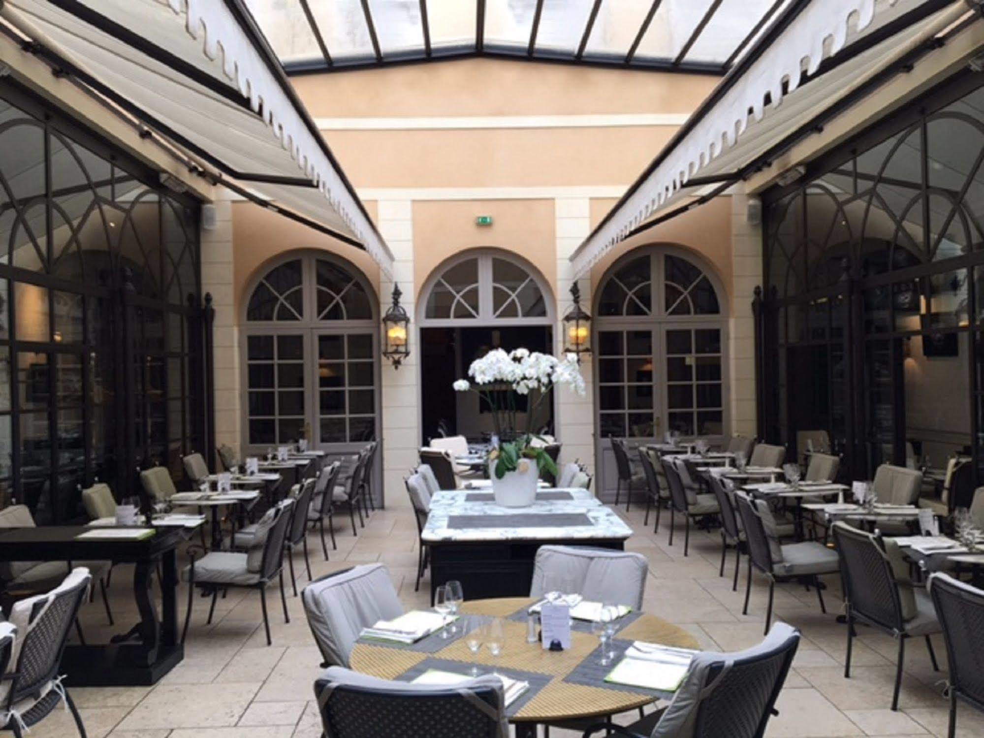 Hotel & Le Grand Monarque, Bw Premier Collection 4*