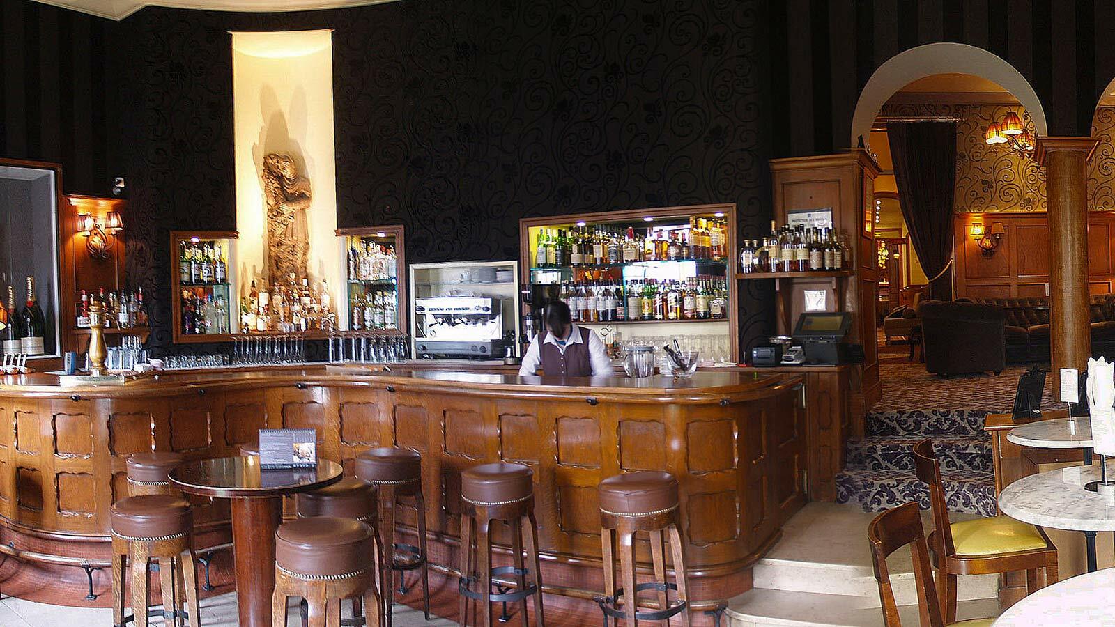 & Le Grand Monarque, Bw Premier Collection 4* Chartres